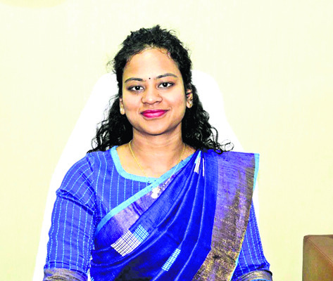 జేసీ సీటు ఖాళీ...సేవల్లో తీవ్ర జాప్యం 1