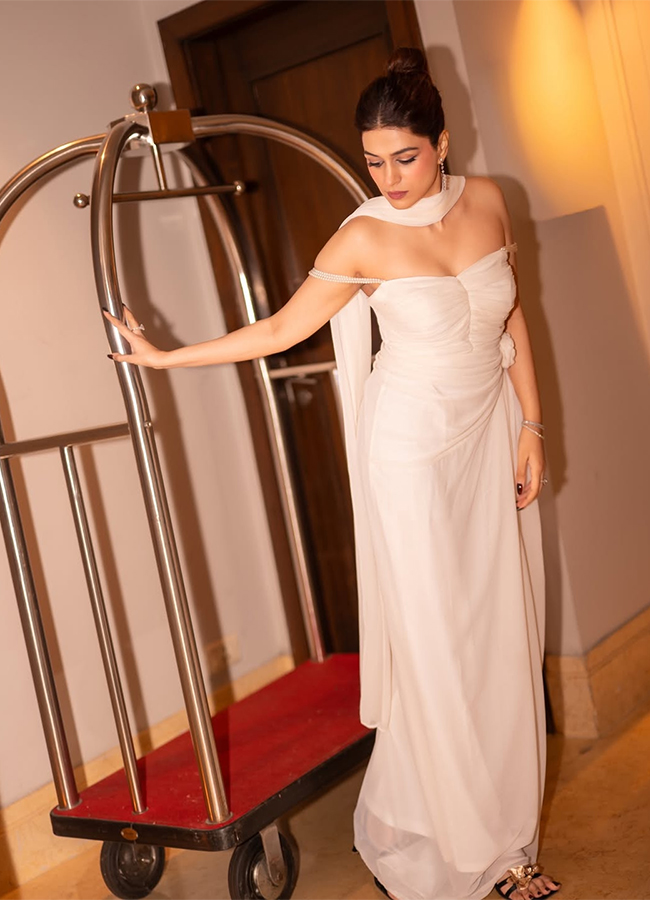 Tollywood Actress Shraddha Das HD Photos13