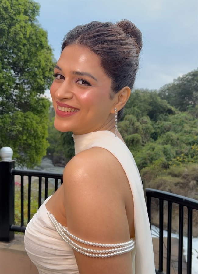 Tollywood Actress Shraddha Das HD Photos15