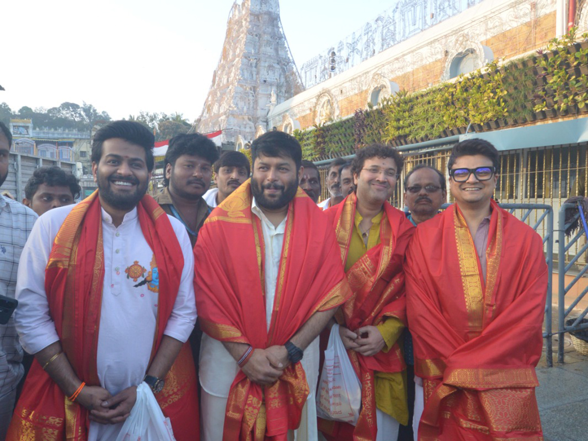 Tollywood Celebrities Sreeleela And Teja Sajja Visited at Tirumala11