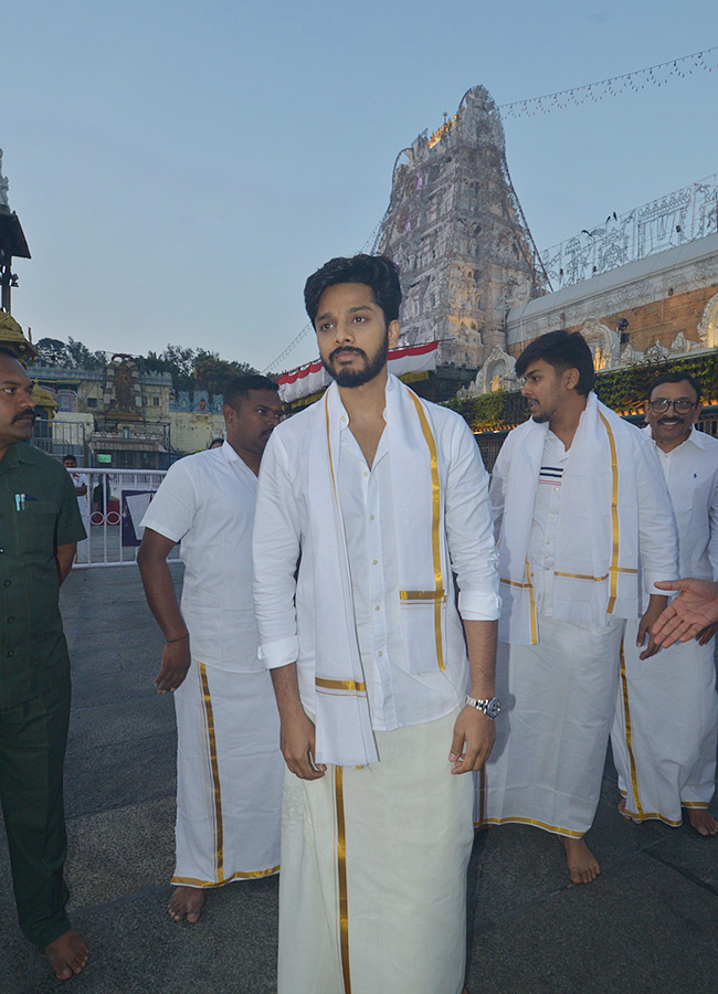 Tollywood Celebrities Sreeleela And Teja Sajja Visited at Tirumala7