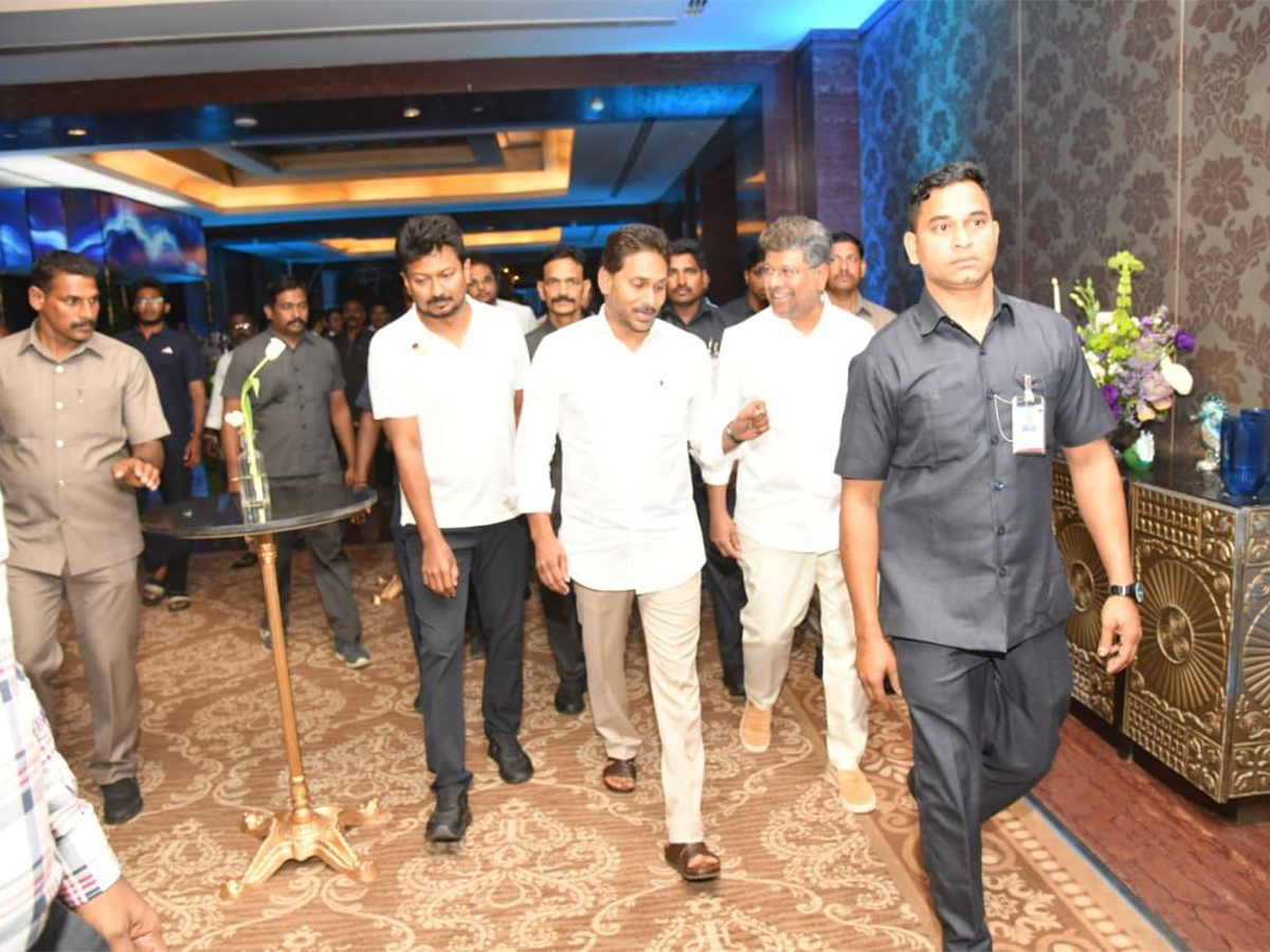 YS Jagan With Thalapathy Vijay Attends Marriage At Chennai13