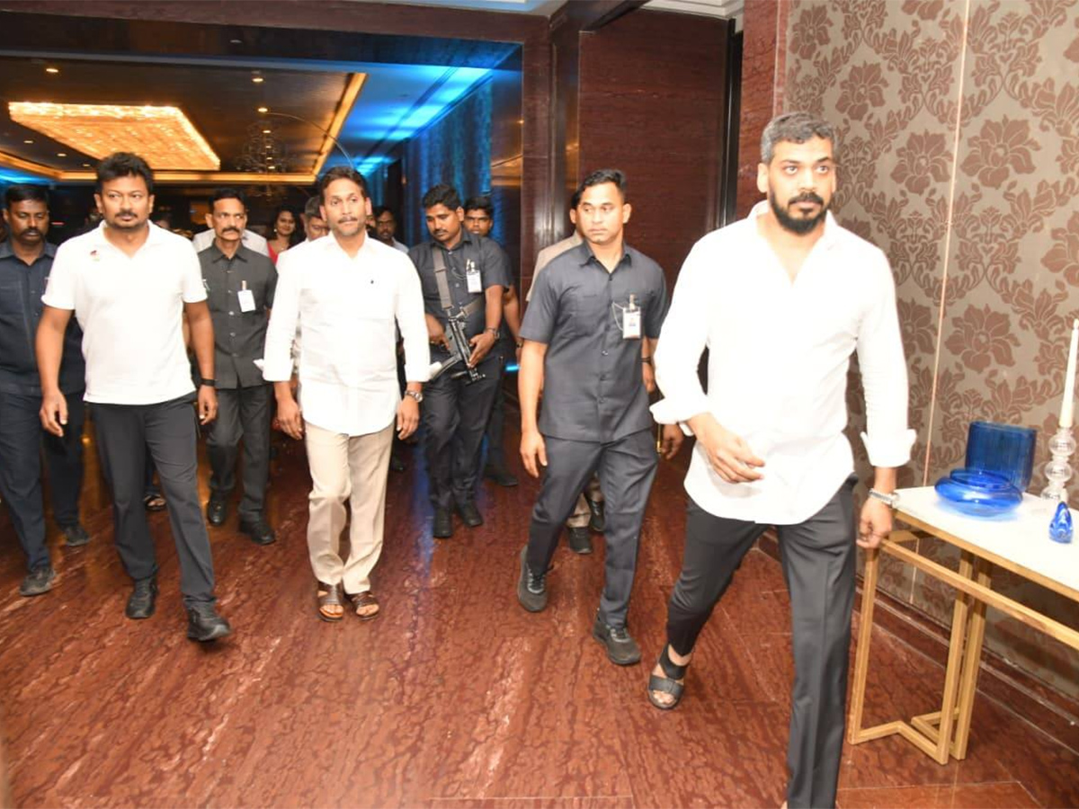 YS Jagan With Thalapathy Vijay Attends Marriage At Chennai14