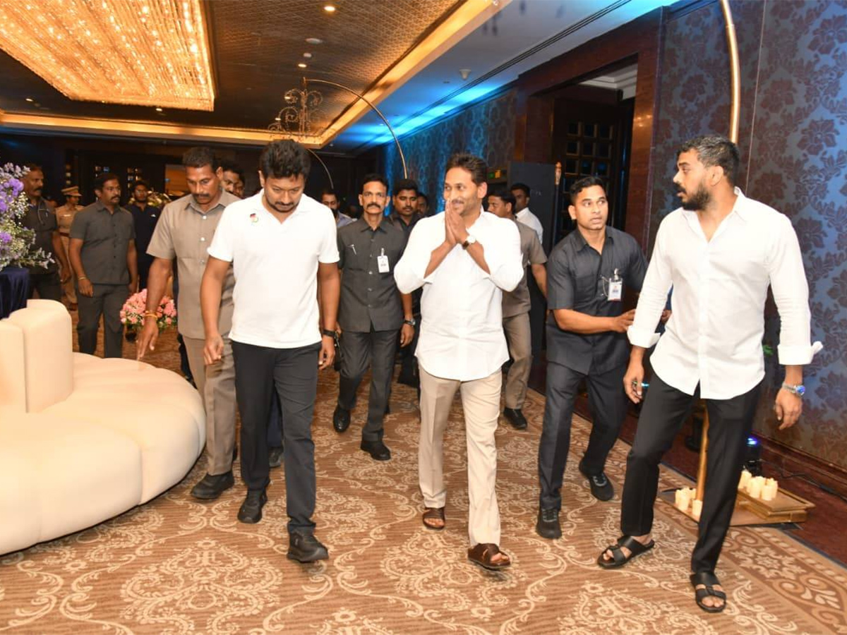 YS Jagan With Thalapathy Vijay Attends Marriage At Chennai15