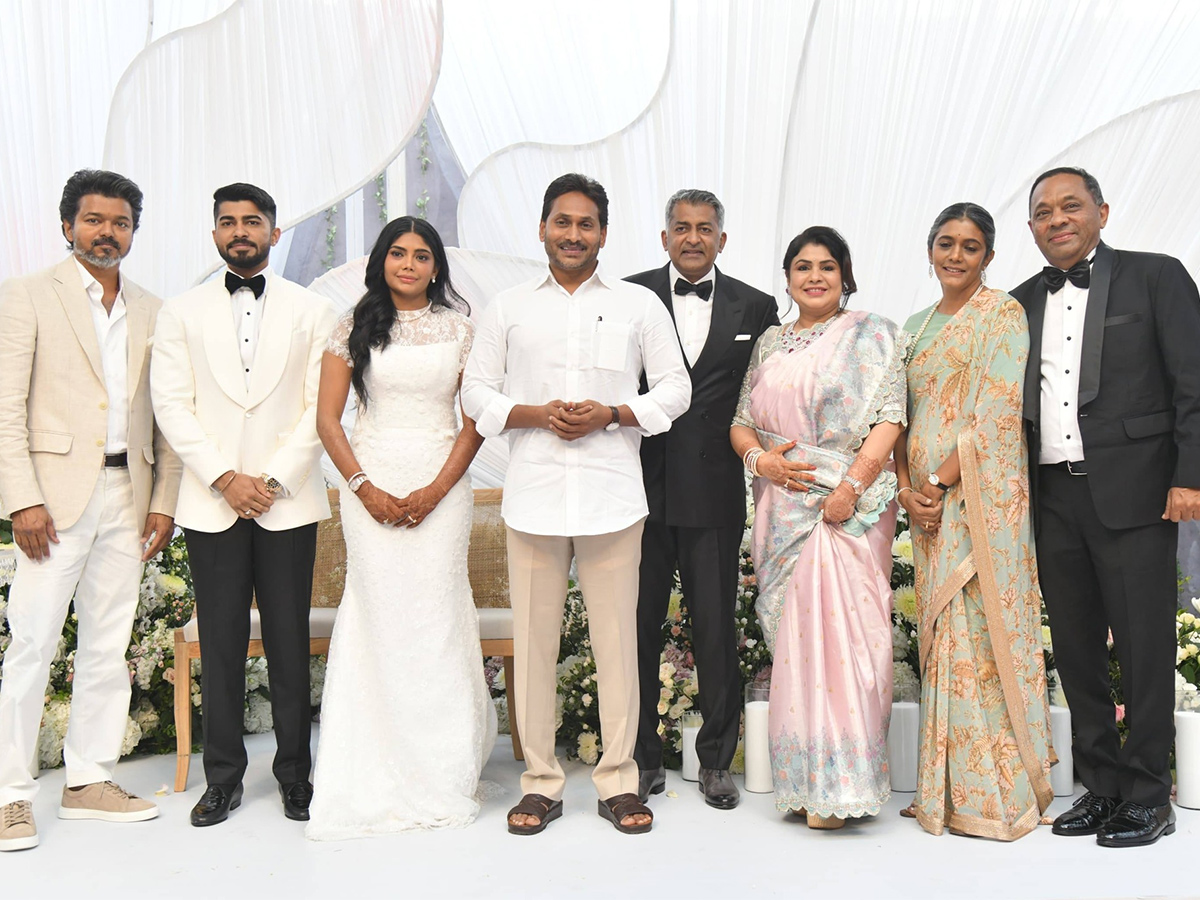 YS Jagan With Thalapathy Vijay Attends Marriage At Chennai19