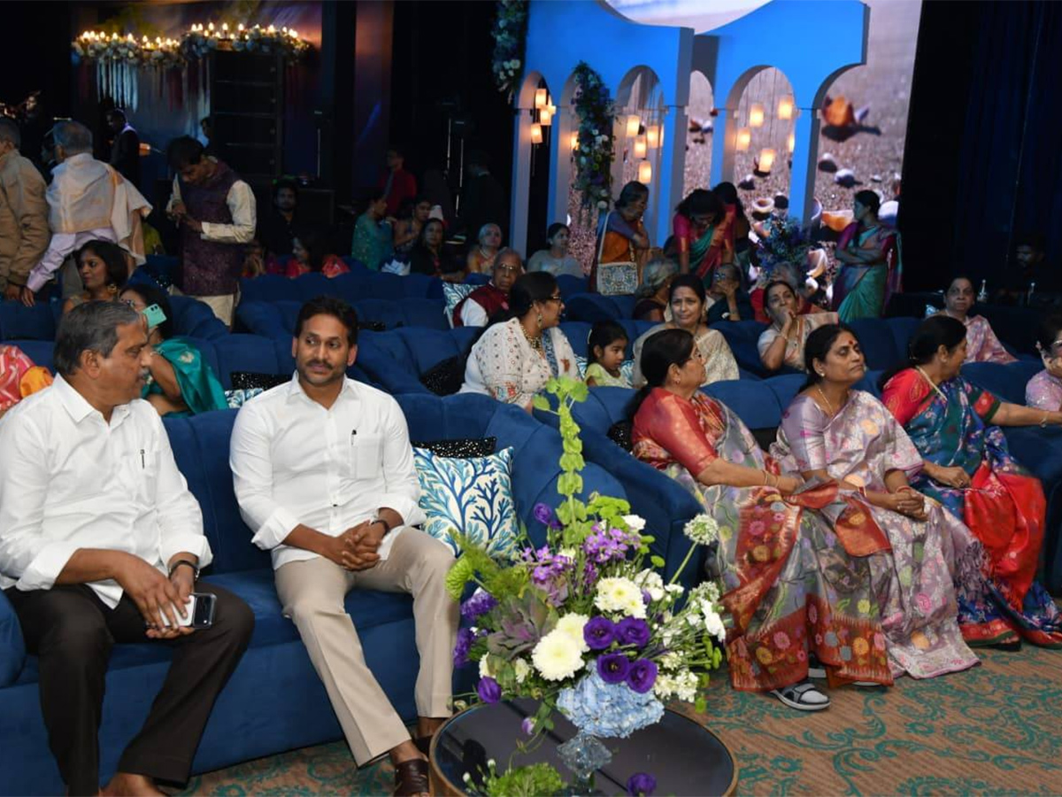 YS Jagan With Thalapathy Vijay Attends Marriage At Chennai9