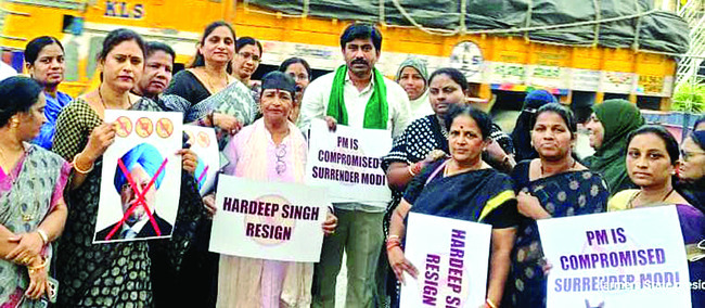 అన్ని రంగాల్లో  ప్రభుత్వాలు విఫలం  2