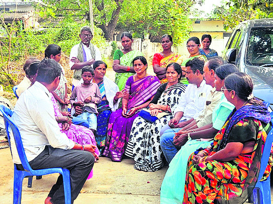 ‘ఉపాధి’ కార్మికులకు  బీమా కల్పించాలి1