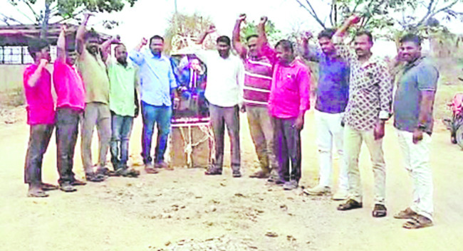 యువత రాజకీయాల్లోకి అడుగుపెట్టింది. ఉన్నత చదువులు చదివిన3