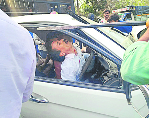 రోడ్డు ప్రమాదంలో దంపతుల మృతి1