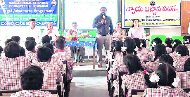 చట్టాలపై అవగాహన    ఉండాలి1