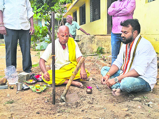 నిధులు వెచ్చించి.. పనులు చేయించి 1