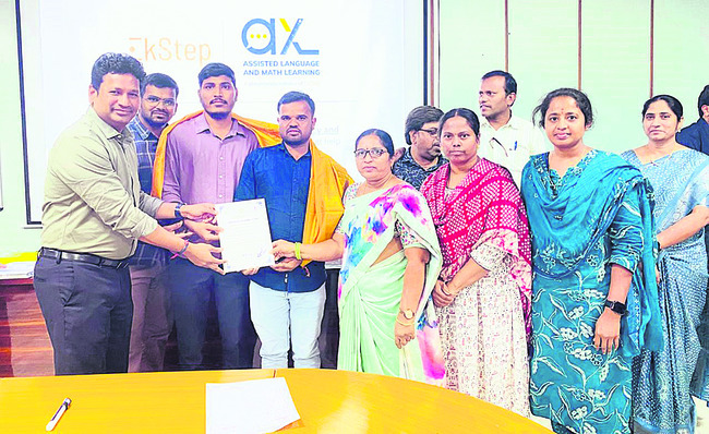 చేనేత అవార్డులకు దరఖాస్తుల ఆహ్వానం 
1