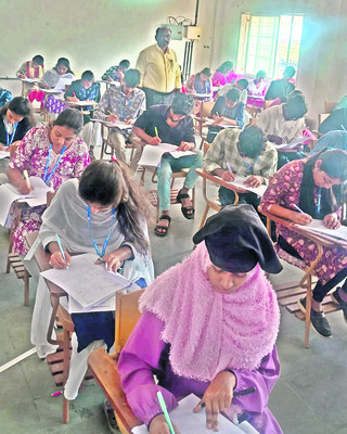 పీజీ పరీక్షల్లో ఇద్దరి డిబార్‌ 2