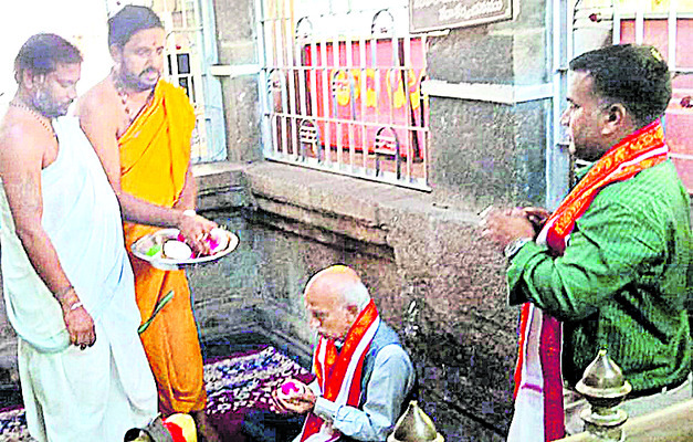 అమరేశ్వరస్వామి సేవలో ఇస్రో మాజీ చైర్మన్‌ 1