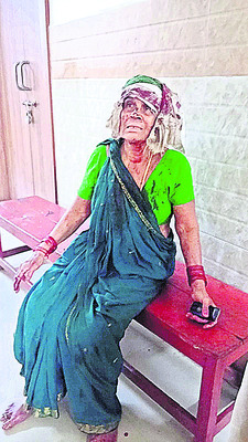 వృద్ధ దంపతులపై దాడి 1