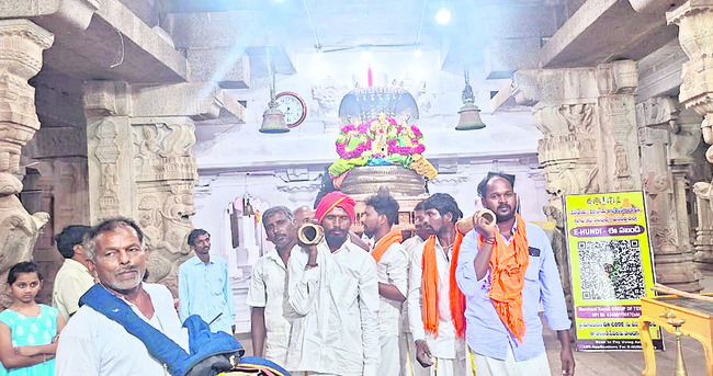 ‘సప్తశేష వాహనం’పై  రంగనాథస్వామి 
1