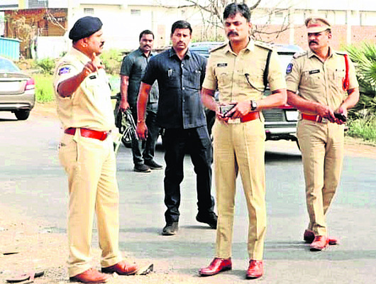 కాంగ్రెస్‌ శ్రేణుల  నిరసన ర్యాలీ1