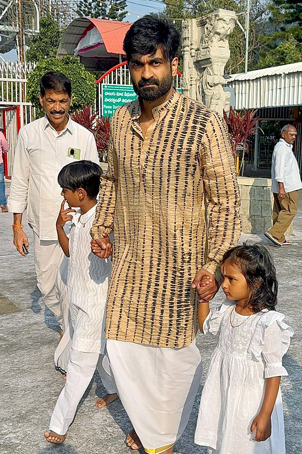 Actor Brahmanandam Son Actor Raja Goutham Visited Tirumala Temple3