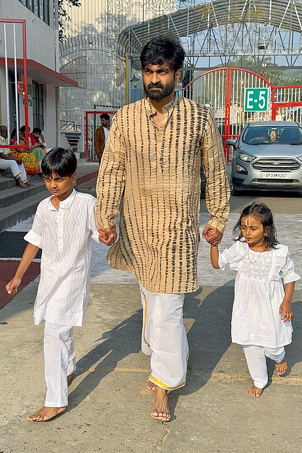 Actor Brahmanandam Son Actor Raja Goutham Visited Tirumala Temple7
