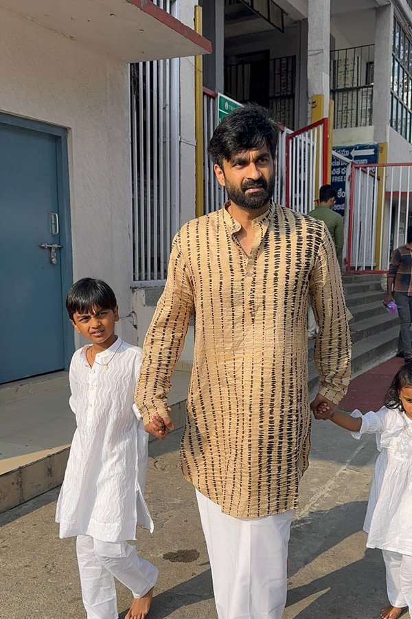 Actor Brahmanandam Son Actor Raja Goutham Visited Tirumala Temple8