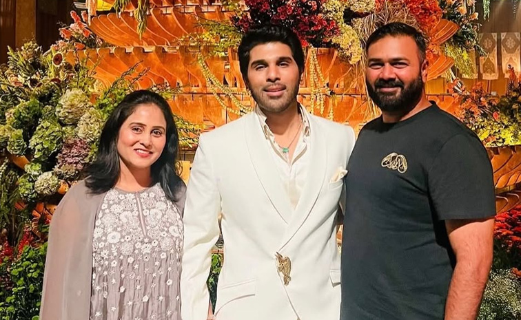 Allu Arjun-Sneha At Sirish pre-wedding party Photos7