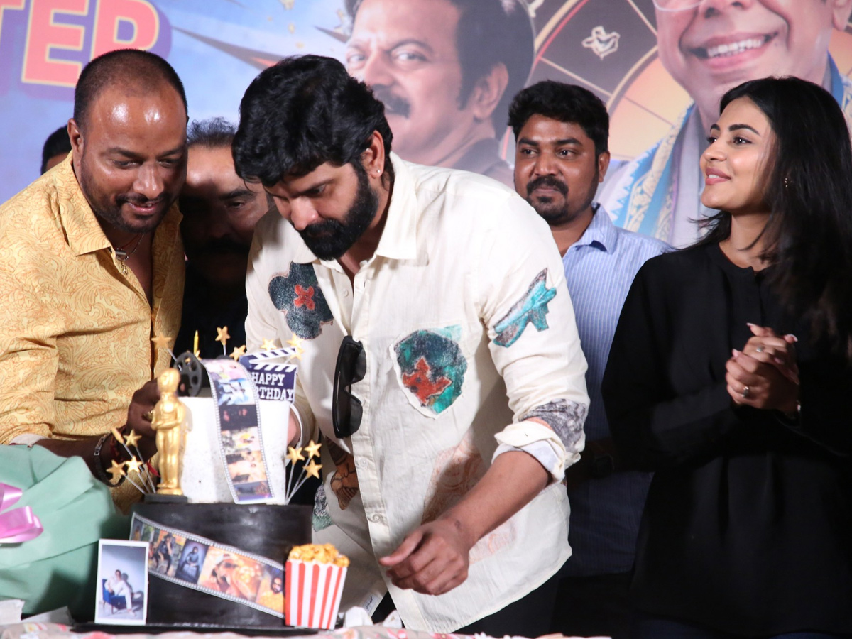 Vishnu Vinyasam Movie Success Meet Photos14