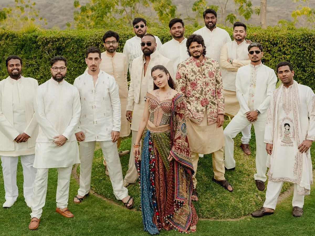 Vijay Devarakonda Rashmika Mandanna mehendi Celebration Photos13