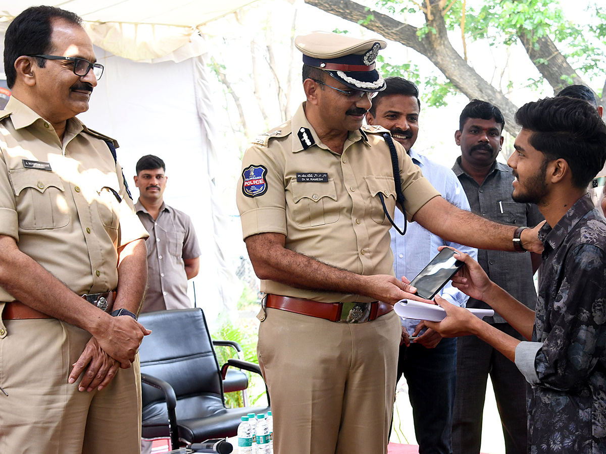 Hyderabad Police Phone Recovery HD Photos5