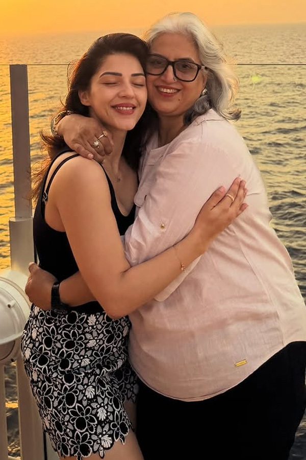 Actress Mehreen Pirzada Singapore Vacation Photos5