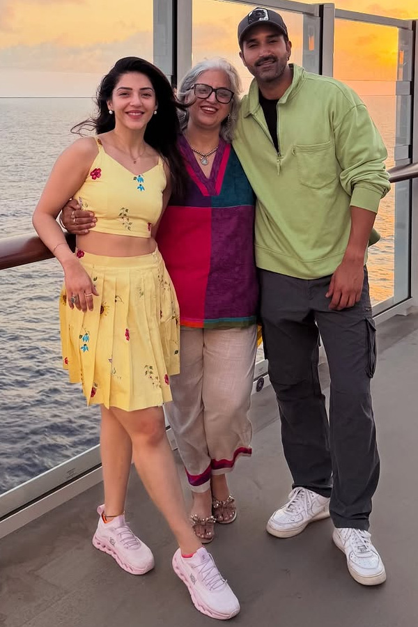 Actress Mehreen Pirzada Singapore Vacation Photos7