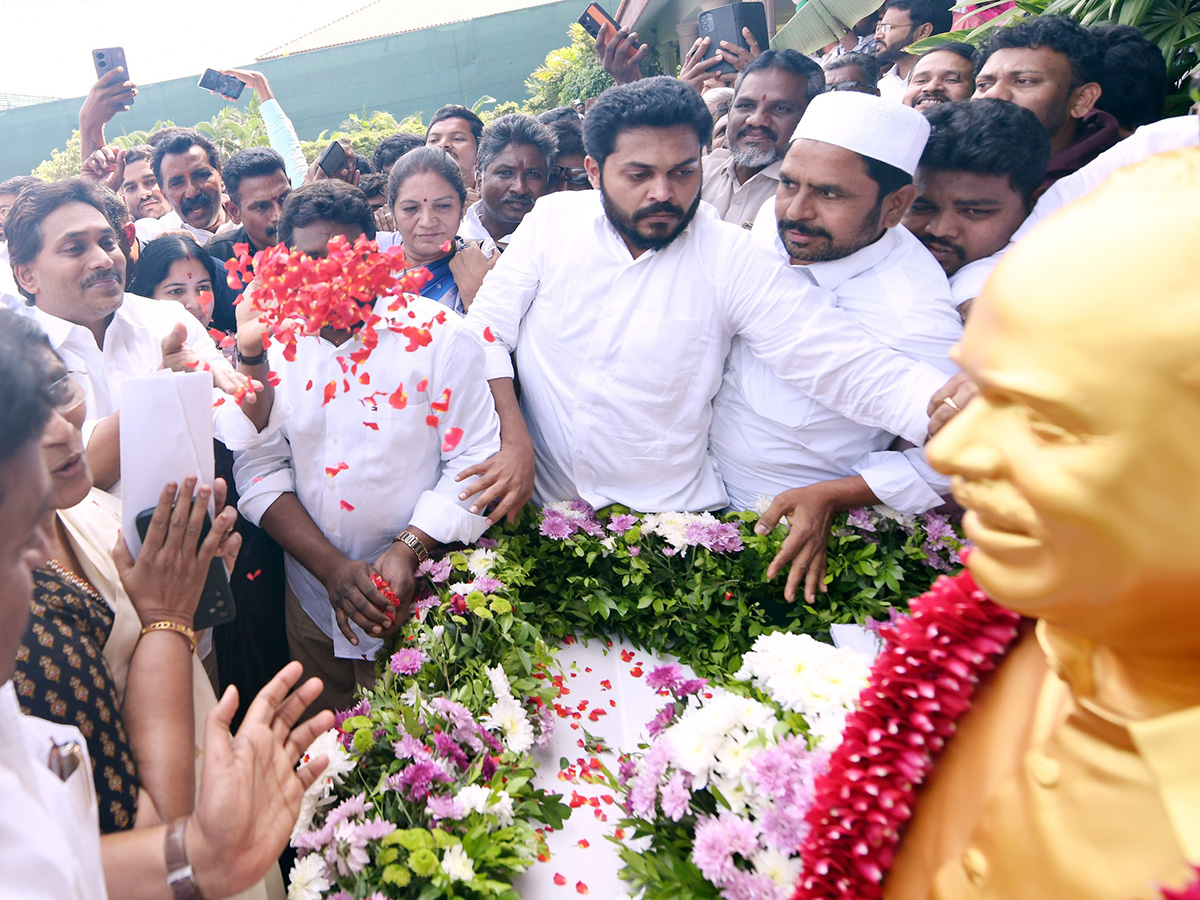 YSRCP Formation Day : YS Jagan Flag Hoisting at YSRCP Central Office 3