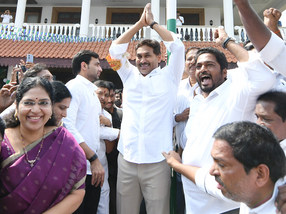 YSRCP Formation Day : YS Jagan Flag Hoisting at YSRCP Central Office 6