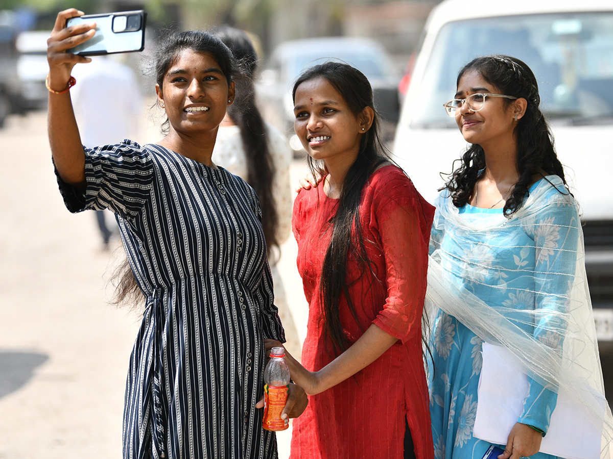 Inter Students Completed Go to Home HD Photos1