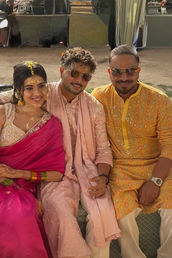 Kuldeep Yadav Dance With Wife Vanshika In Haldi Sangeet Ceremony Photos2