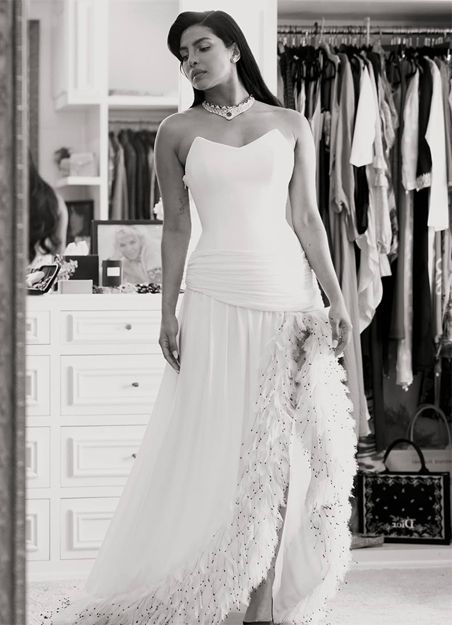 Actress Priyanka Chopra in Oscars 2026 Viral Photos14