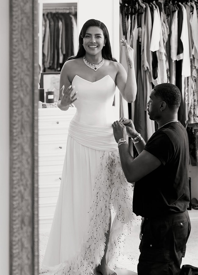 Actress Priyanka Chopra in Oscars 2026 Viral Photos19