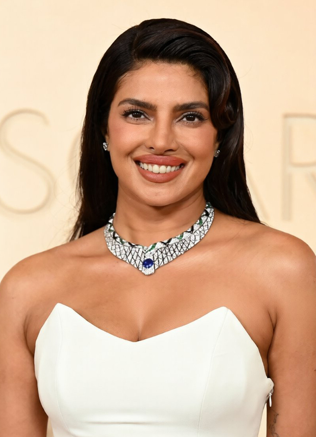 Actress Priyanka Chopra in Oscars 2026 Viral Photos6