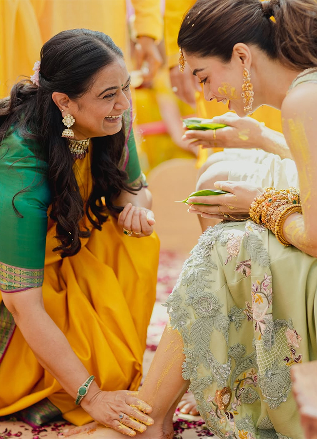 Virosh Haldi Pics : Rashmika and Vijay Deverakonda Share Pictures from the Haldi Ceremony HD Photos5