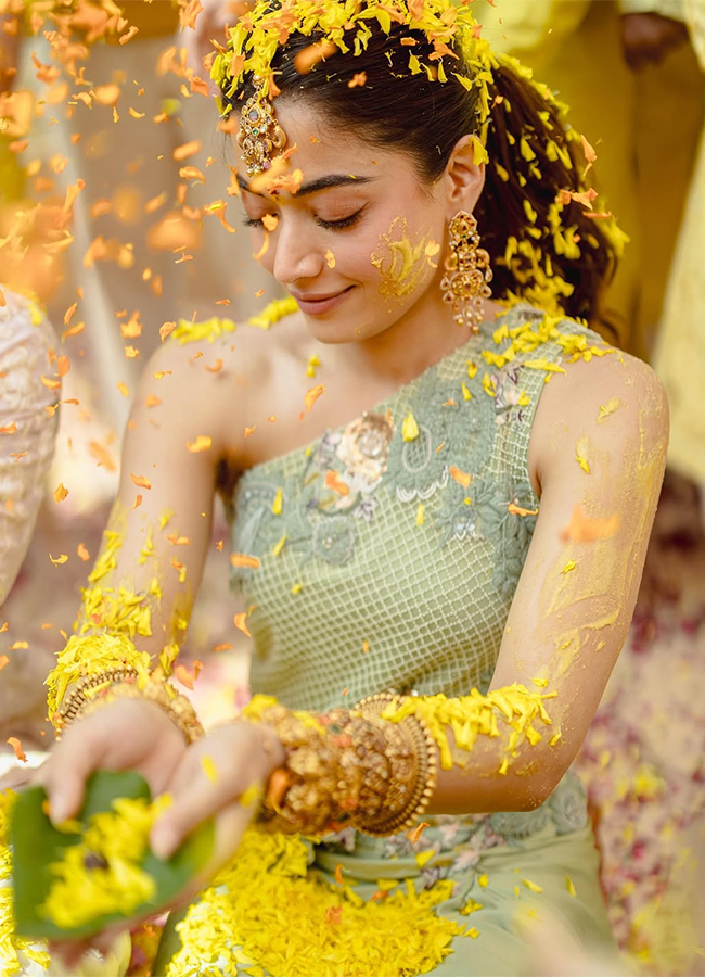 Virosh Haldi Pics : Rashmika and Vijay Deverakonda Share Pictures from the Haldi Ceremony HD Photos9