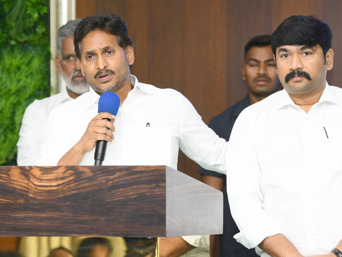 YS Jagan Holds Review meeting with Ongole Assembly constituency YSRCP leaders Photos4