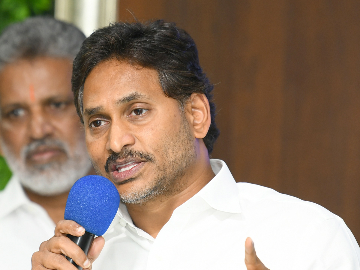 YS Jagan Holds Review meeting with Ongole Assembly constituency YSRCP leaders Photos5