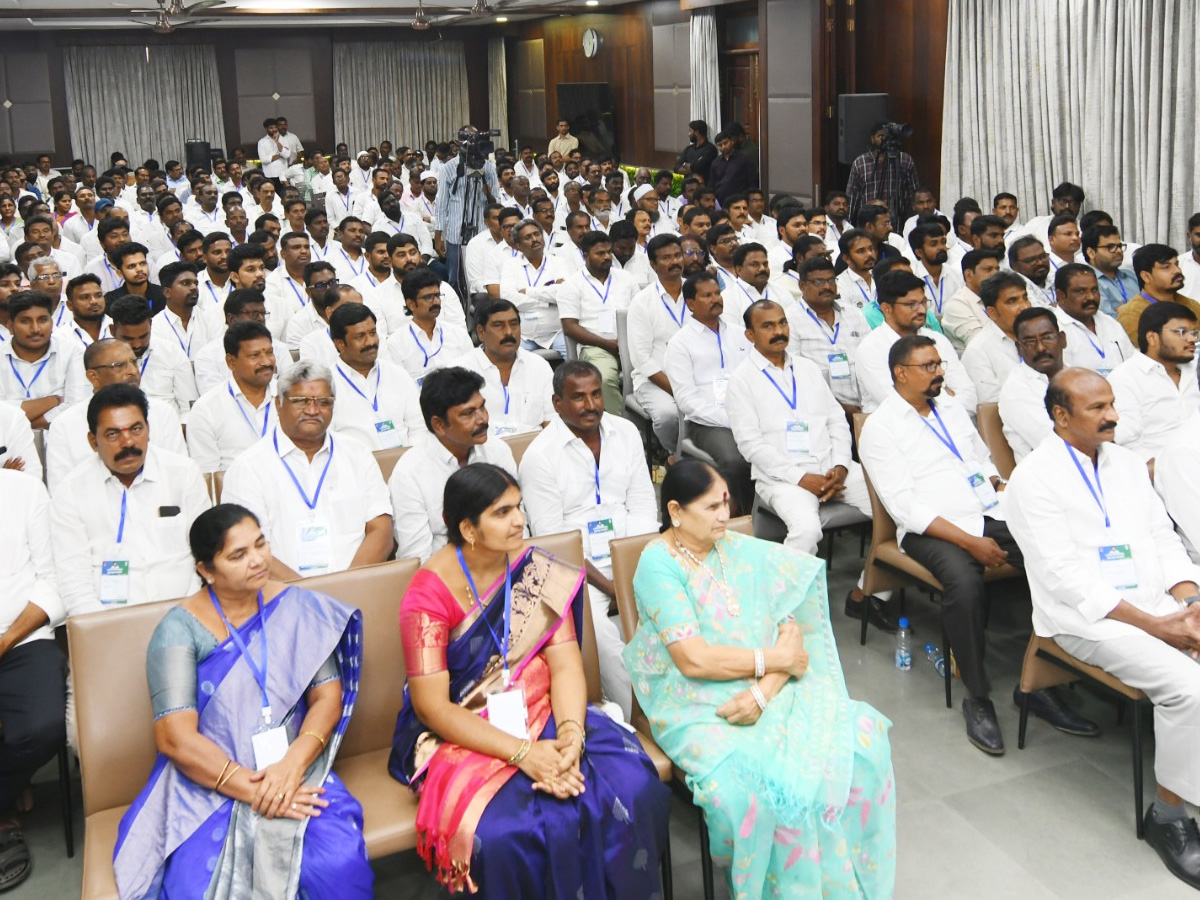 YS Jagan Holds Review meeting with Ongole Assembly constituency YSRCP leaders Photos9
