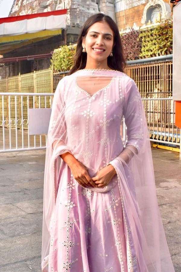 Actress Malavika Mohanan Visits Tirumala Photos2