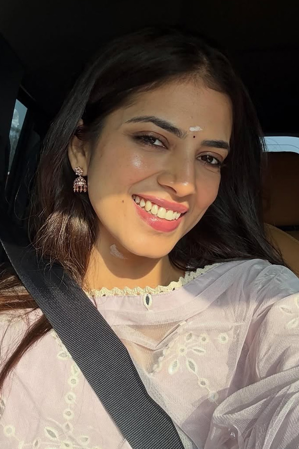 Actress Malavika Mohanan Visits Tirumala Photos5