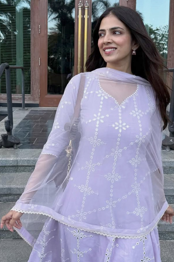 Actress Malavika Mohanan Visits Tirumala Photos8