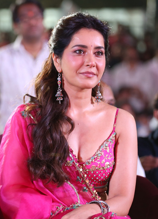 Tollywood Actress Sreeleela And Raashii Khanna HD Photos13