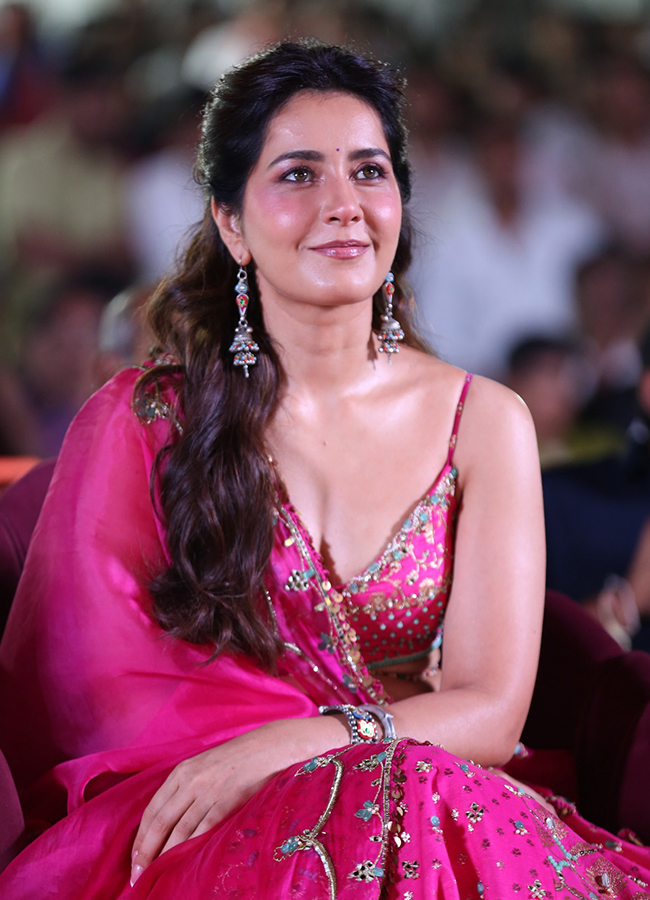 Tollywood Actress Sreeleela And Raashii Khanna HD Photos3