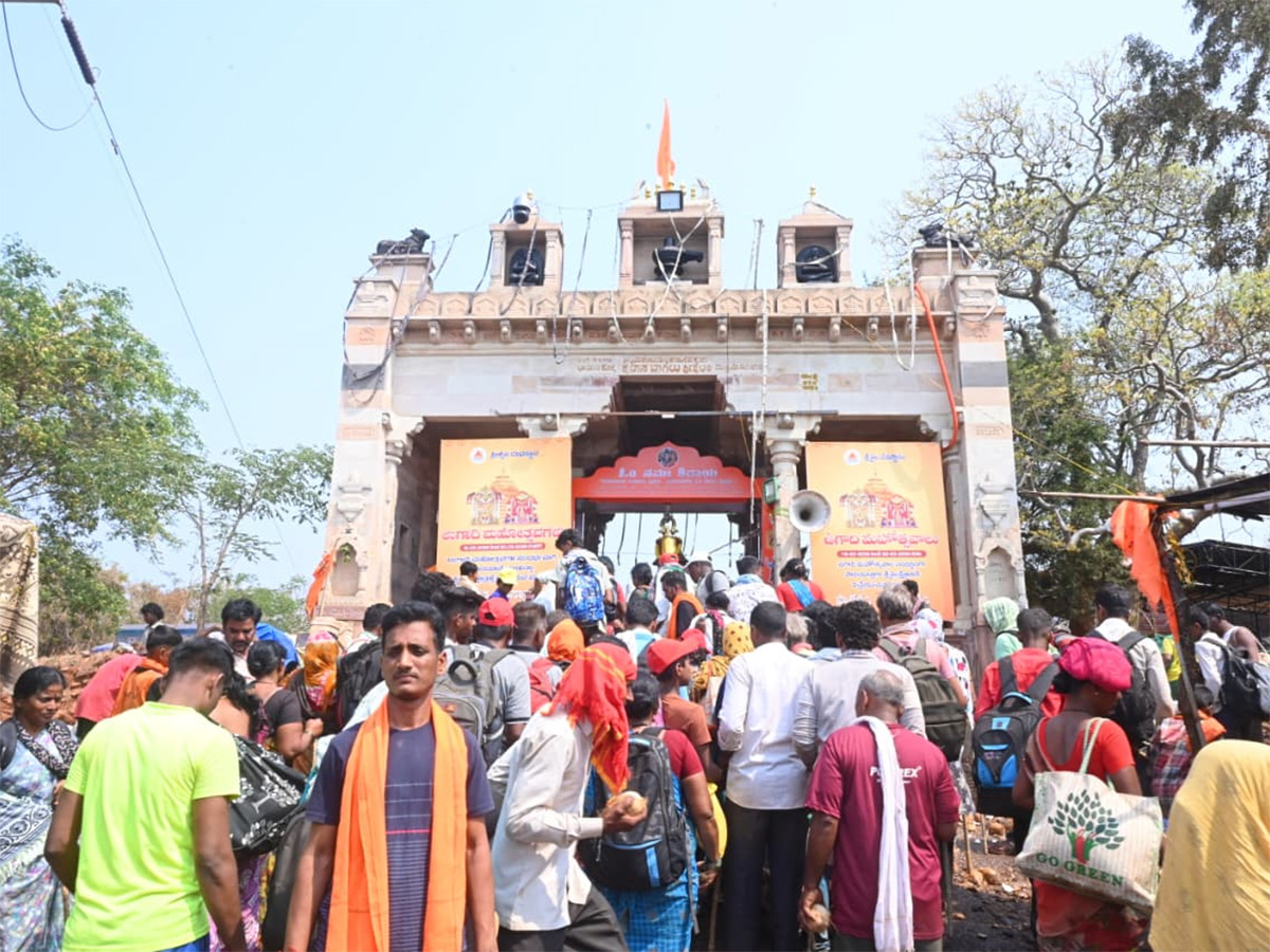 Ugadi Festival at Srisailam : Devotees Walking Karnataka Nallamala Forest10