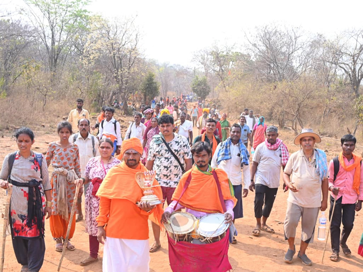 Ugadi Festival at Srisailam : Devotees Walking Karnataka Nallamala Forest15